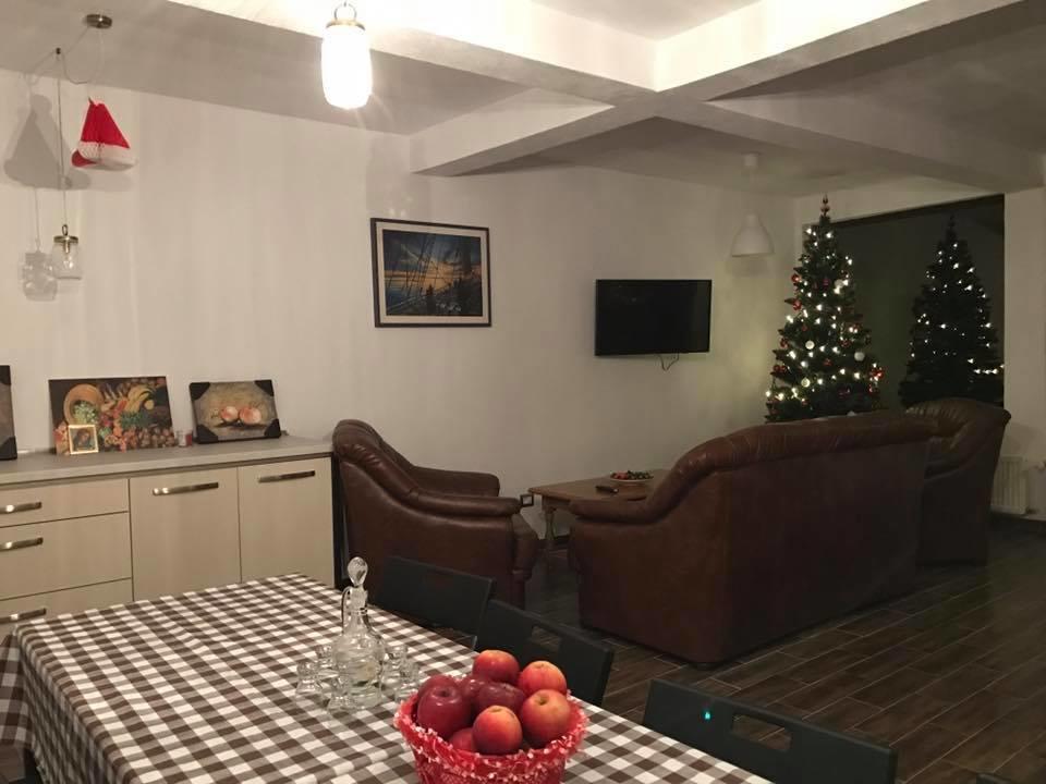 Livada Cu Meri Căpăţîneni-Ungureni Exterior foto
